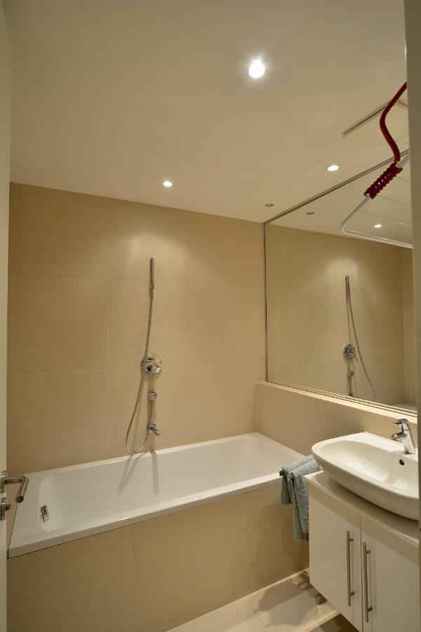 Kolonada Luxury 2 Bedroom Apartment With Balcony Mariánské Lázně Eksteriør bilde